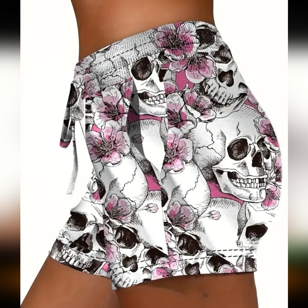 Skull and Flowers 💐 Shorts with Pockets - Picture 4 of 9